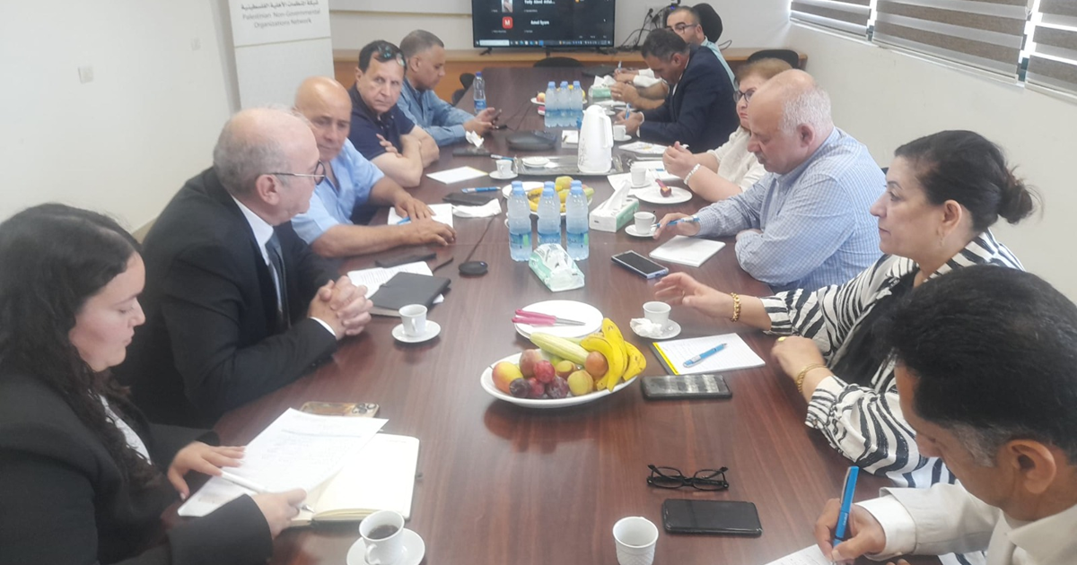 شبكة المنظمات الأهلية تعقد لقاءا مع مستشار رئيس الوزراء للعلاقات الدولية